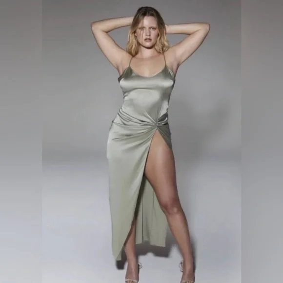 SKIMS 🌺 NEW! Silk Ruched Slip High Slit Shiny Gown Talc Green Plus Size 4X - Picture 3 of 8